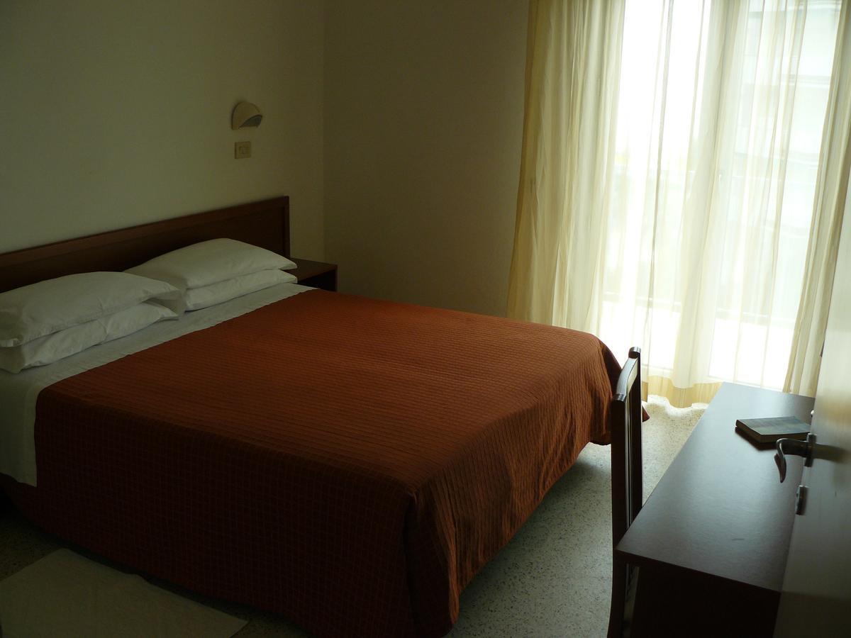 Hotel Sayonara Milano Marittima Exterior foto