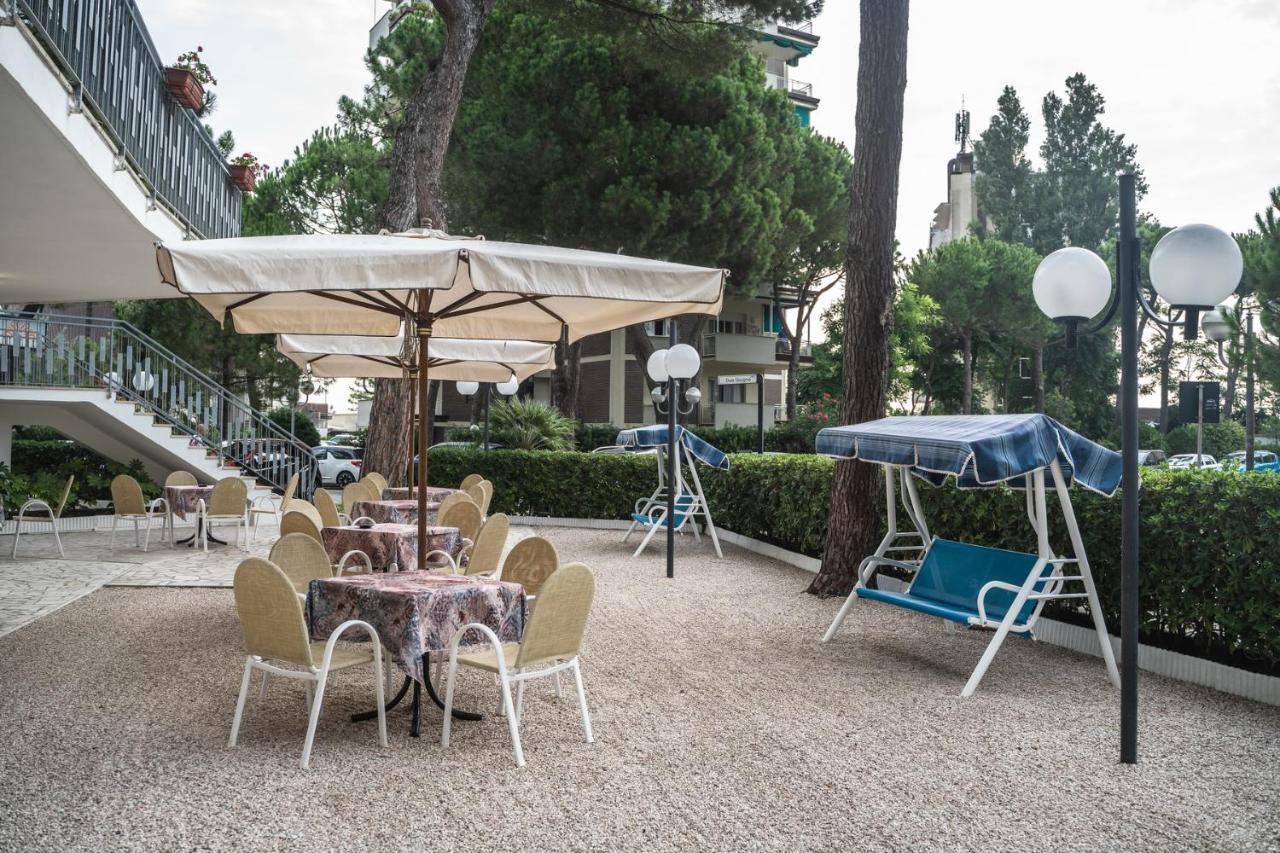 Hotel Sayonara Milano Marittima Exterior foto
