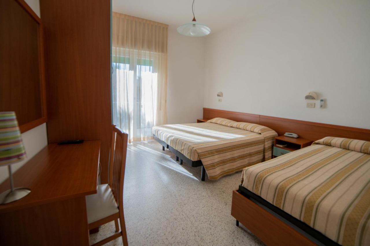 Hotel Sayonara Milano Marittima Exterior foto
