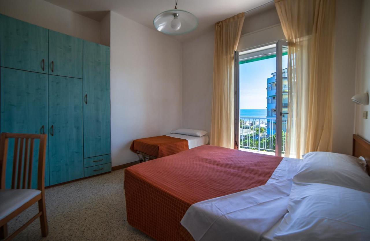 Hotel Sayonara Milano Marittima Exterior foto
