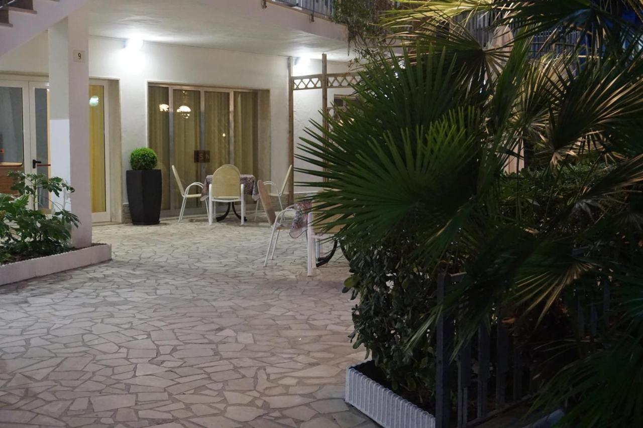 Hotel Sayonara Milano Marittima Exterior foto